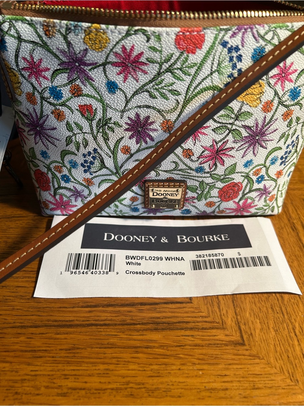 New D & B White Floral Crossbody with Brown Leather Strap & Matching Wristlet - Picture 7 of 15
